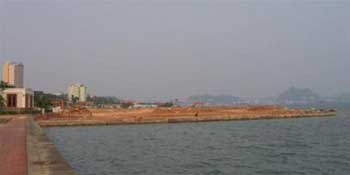 Xâm hại vịnh Hạ Long