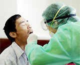 Kiểm soát chặt những ca viêm phổi âm tính với H5N1