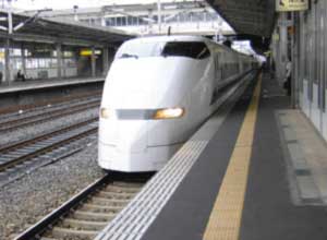 Nhật Bản xây dựng đường sắt "ba ray" đầu tiên trên thế giới