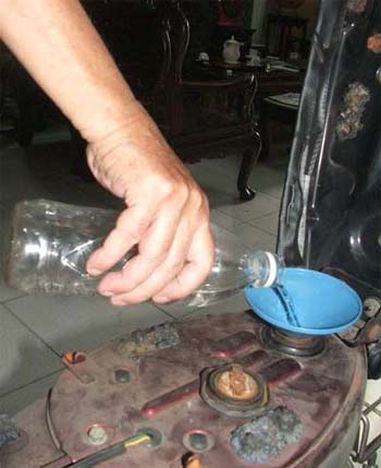 Xăng tự chế, giá dưới 8.000 đồng/lít… Một sáng chế mới?