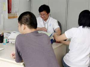 Trung Quốc bước đầu thử nghiệm thành công vaccine AIDS