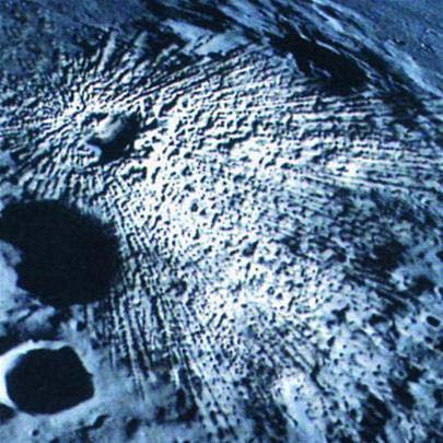 NASA: “Oanh tạc” Mặt trăng năm 2008
