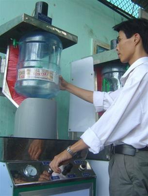 Chế tạo máy rửa bình nước tinh khiết