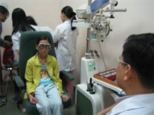 Cận thị - Cách chăm sóc và phòng ngừa biến chứng