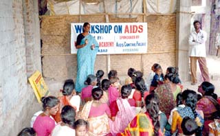 Ấn Độ & Trung Quốc trước nguy cơ HIV/AIDS gia tăng khó kiểm soát
