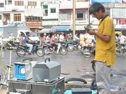 Dùng xăng không chì nhưng chì trong không khí tăng!