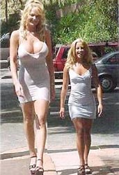Phụ nữ cao dễ sinh đôi