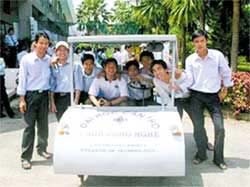 Việt Nam: Xe chạy bằng điện và năng lượng mặt trời