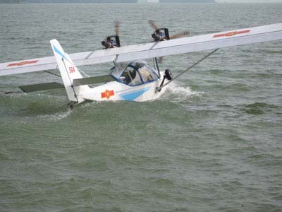 Thủy phi cơ VNS-41 bay kiểm tra tại hồ Trị An