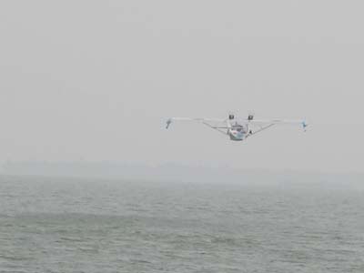 Thủy phi cơ VNS-41 bay kiểm tra tại hồ Trị An