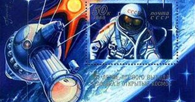 Những bí mật về chuyến đi bộ đầu tiên ra ngoài vũ trụ