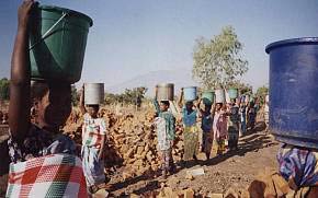 Mỗi năm 1,8 triệu trẻ em chết vì thiếu nước sạch