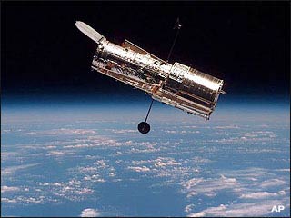 Camera chính của kính viễn vọng Hubble bị hỏng