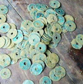 Thừa Thiên - Huế: Phát hiện ba hũ tiền cổ