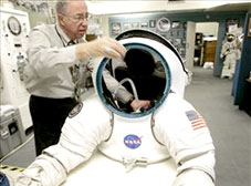 NASA phát triển trang phục không gian mới