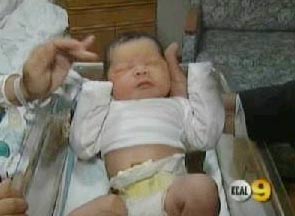 Em bé Mỹ đầu tiên ra đời từ tinh trùng và trứng đông lạnh