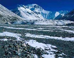 Trung Quốc chế tuyết nhân tạo ở Tây Tạng để chống hạn