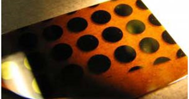 Thiết bị dùng năng lượng mặt trời biến đổi CO<sub>2</sub> thành nhiên liệu