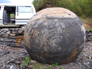 Trung Quốc phát hiện nhiều trứng đá khổng lồ