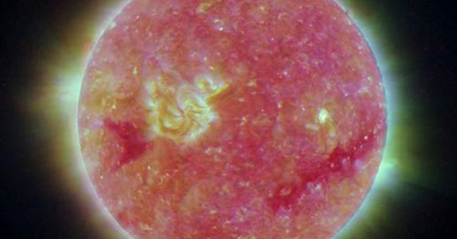 Những hình ảnh mới nhất của Mặt Trời