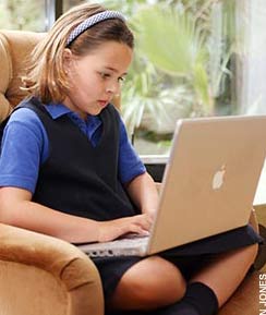 Laptop có thể ảnh hưởng đến sức khỏe trẻ em
