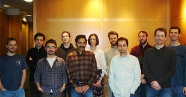 Điều khiển ánh sáng bằng ma trận các hạt nano