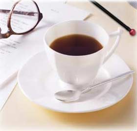 Uống cà-phê có thể giảm chứng co giật mi mắt