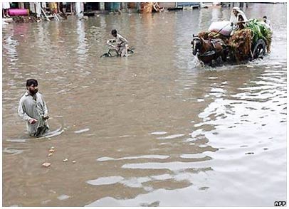 Pakistan: 65 người thiệt mạng do mưa lũ