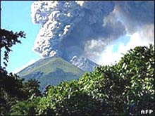 Người Indonesia ồ ạt sơ tán vì núi lửa