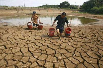 Trung Quốc: Hạn hán khiến 7,5 triệu người thiếu nước uống