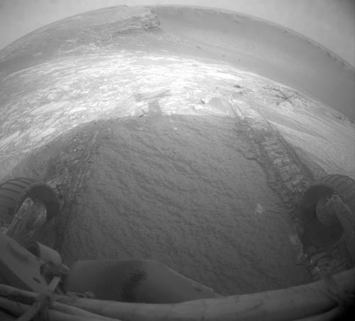 Robot thám hiểm sao Hỏa bắt đầu xuống miệng hố Victoria