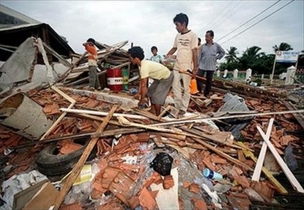Indonesia: Động đất làm núi lửa hoạt động mạnh