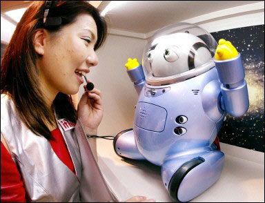 Nhật Bản: Robot dành cho người già bị “thất sủng”