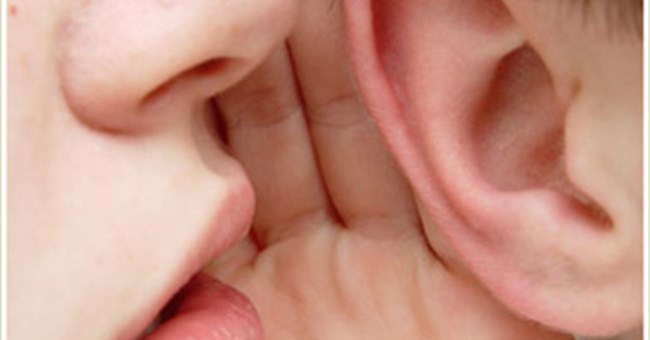 Vì sao chúng ta nghe thấy những lời nói thầm?