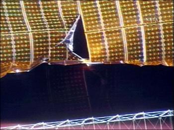 Hoãn triển khai một tấm năng lượng Mặt Trời trên trạm không gian quốc tế