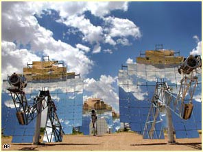 Bắt sa mạc Sahara "nhả" điện