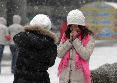 Trung Quốc đóng cửa các sân bay vì bão tuyết