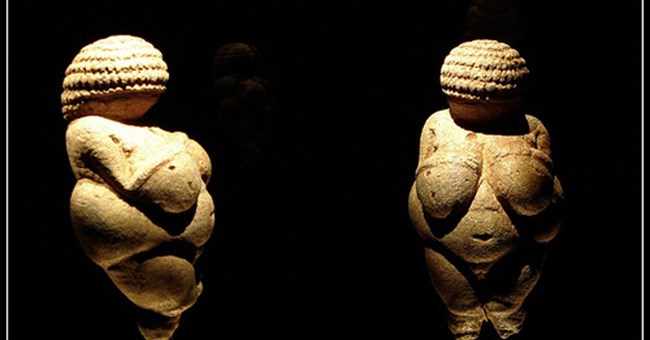 Người Áo ăn mừng tượng Thần vệ nữ thời tiền sử