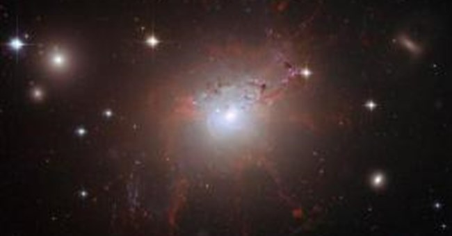 Quái vật từ trường trong không gian 