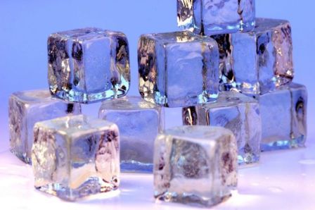 Nước nóng có đóng băng nhanh hơn nước lạnh hay không? 