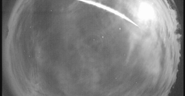 Sao băng rơi xuống Ontario 