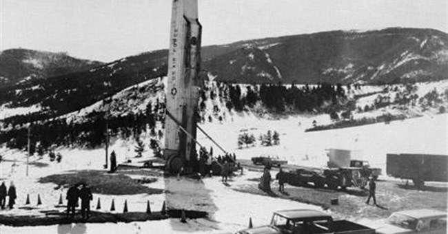 Người ngoài Trái đất làm tê liệt căn cứ quân sự Mỹ?