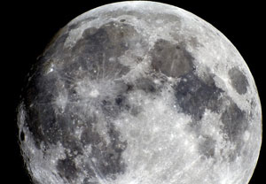 Phi hành gia có thể sử dụng nước từ Mặt Trăng