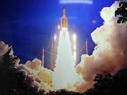 Tên lửa Ariane đưa 2 vệ tinh viễn thông lên quỹ đạo