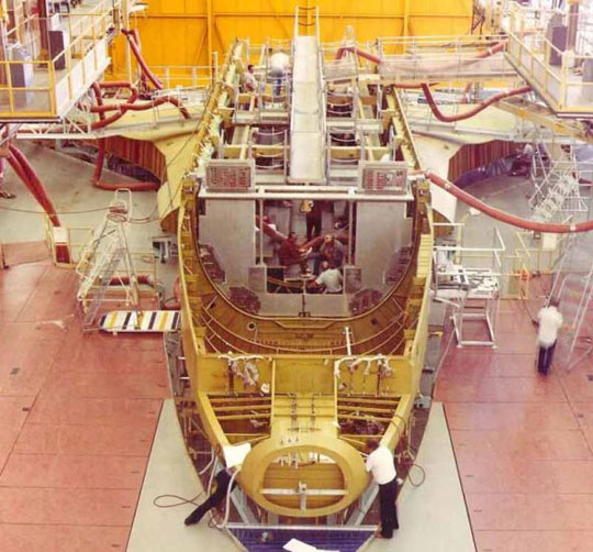 Khám phá nội thất 'khủng' của tàu Discovery