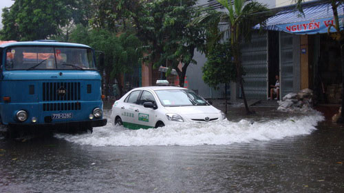 Phú Yên, Bình Định lại ngập lụt  