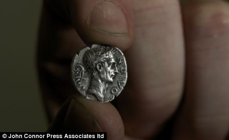 Đồng tiền giả 2.000 năm được trả giá nghìn đô