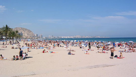 Nha Trang bị xếp loại bãi biển 'tồi nhất'