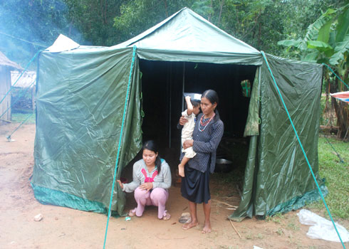 Cả làng tan hoang vì núi lở