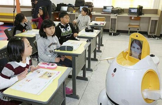 Hàn Quốc thí điểm dùng robot giảng dạy tiếng Anh